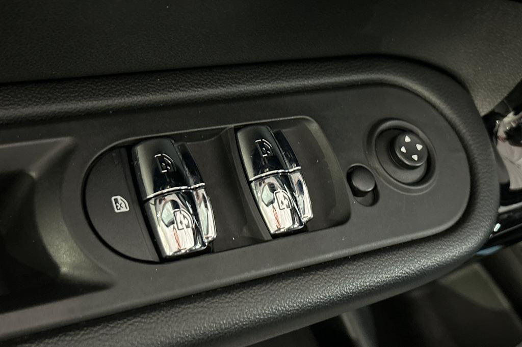 Thumbnail: 2023 MINI Cooper Countryman - 21