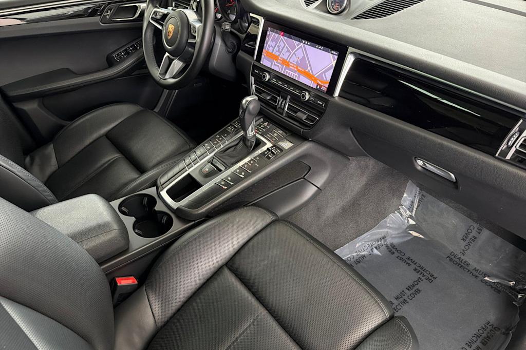 Thumbnail: 2021 Porsche Macan - 10