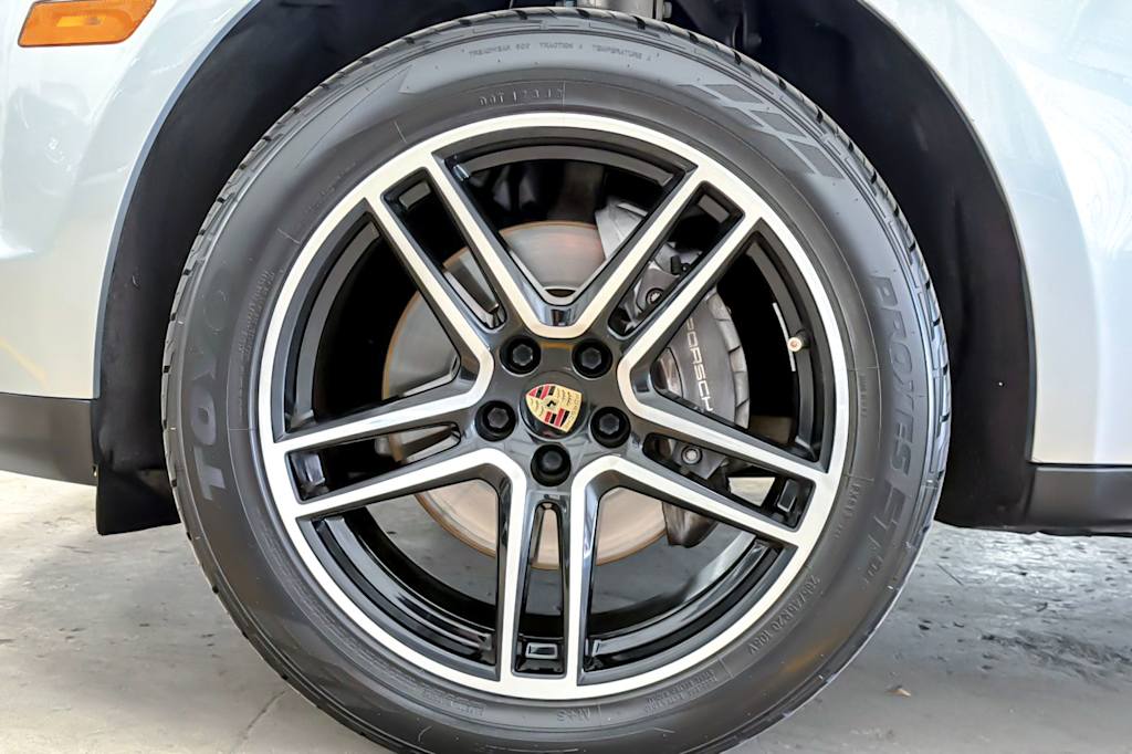 Thumbnail: 2021 Porsche Macan - 8