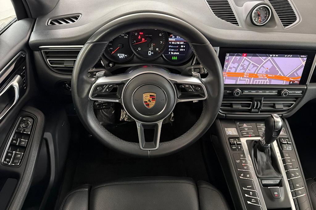 Thumbnail: 2021 Porsche Macan - 12