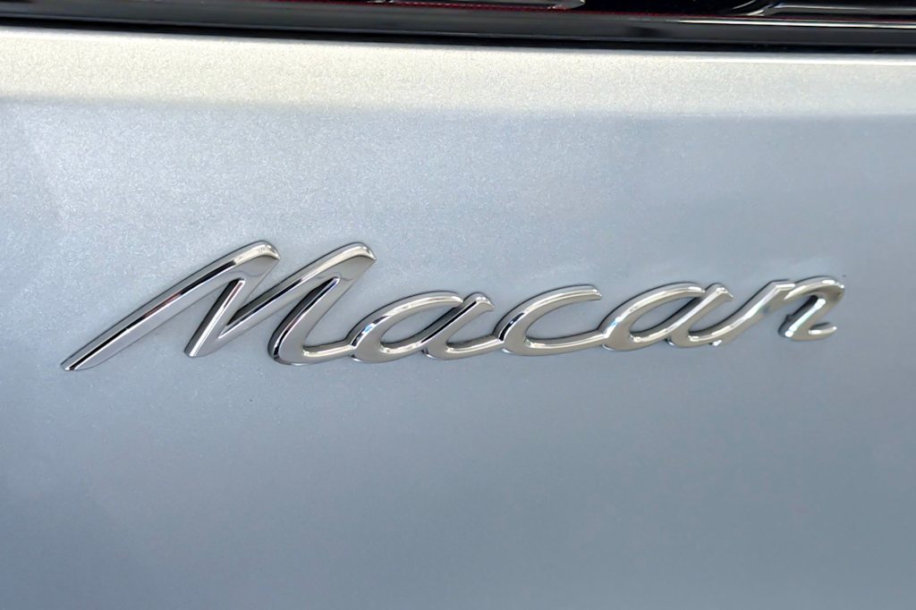 Thumbnail: 2021 Porsche Macan - 7