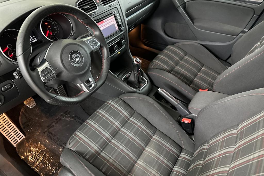 Thumbnail: 2011 Volkswagen Golf - 8