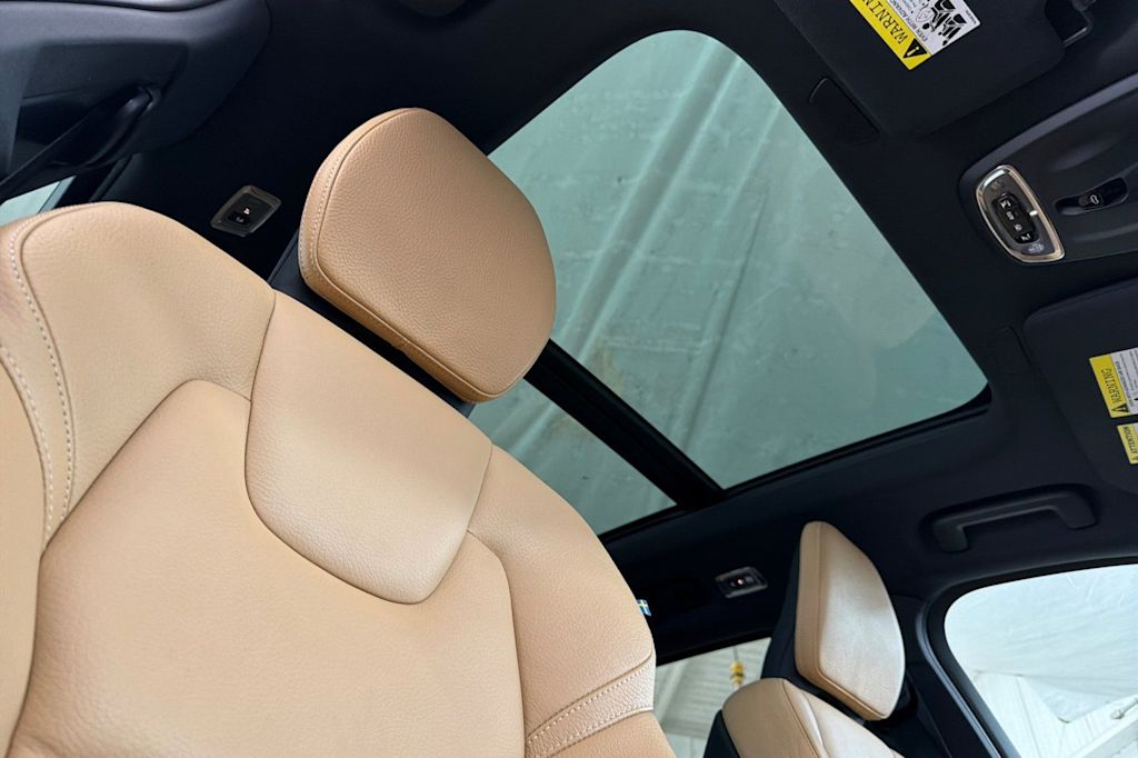 Thumbnail: 2019 Volvo XC90 - 23