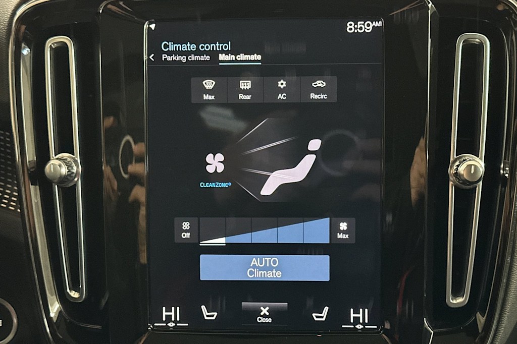 Thumbnail: 2021 Volvo XC40 - 24