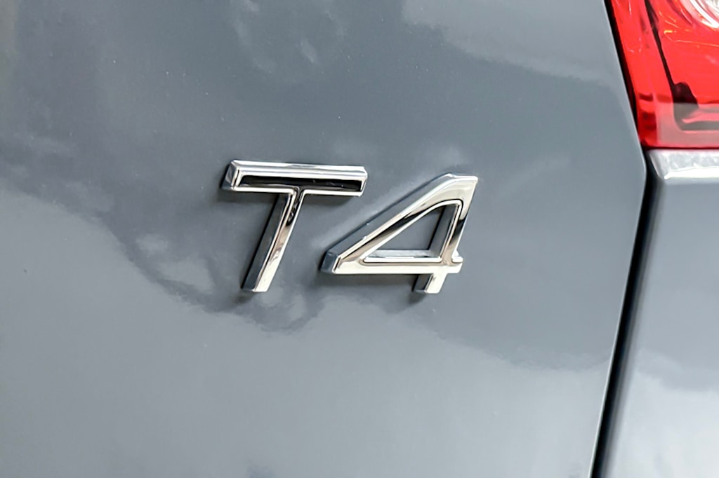 Thumbnail: 2021 Volvo XC40 - 7