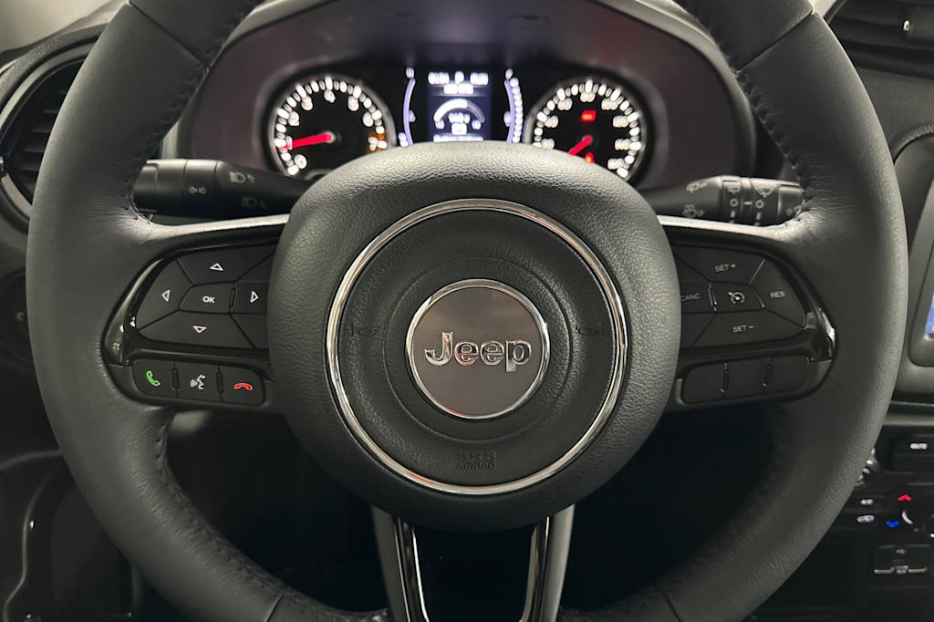 Thumbnail: 2020 Jeep Renegade - 25