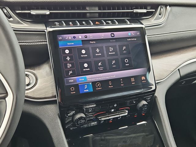 Thumbnail: 2023 Jeep Grand Cherokee - 14