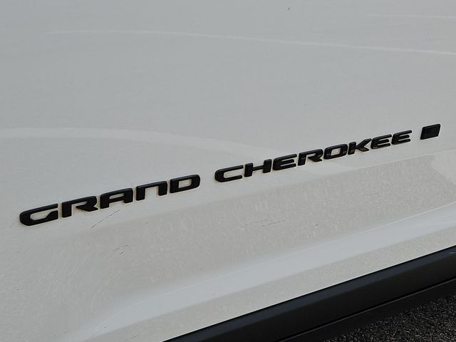 Thumbnail: 2023 Jeep Grand Cherokee - 6