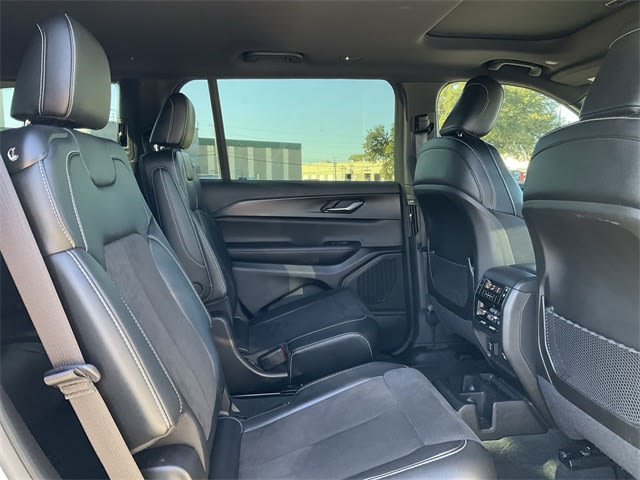 Thumbnail: 2024 Jeep Grand Cherokee L - 25