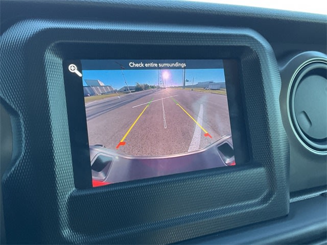 Thumbnail: 2022 Jeep Gladiator - 25