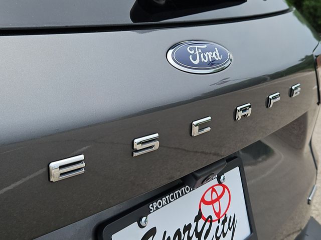 Thumbnail: 2022 Ford Escape - 23