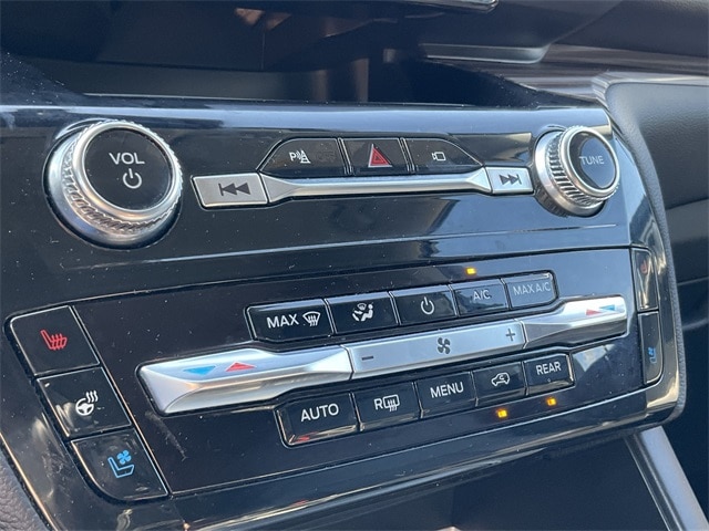 Thumbnail: 2023 Ford Explorer - 28