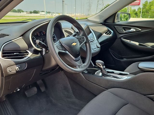 Thumbnail: 2022 Chevrolet Malibu - 2