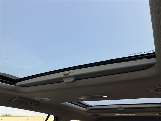 Thumbnail: 2023 GMC Acadia - 23