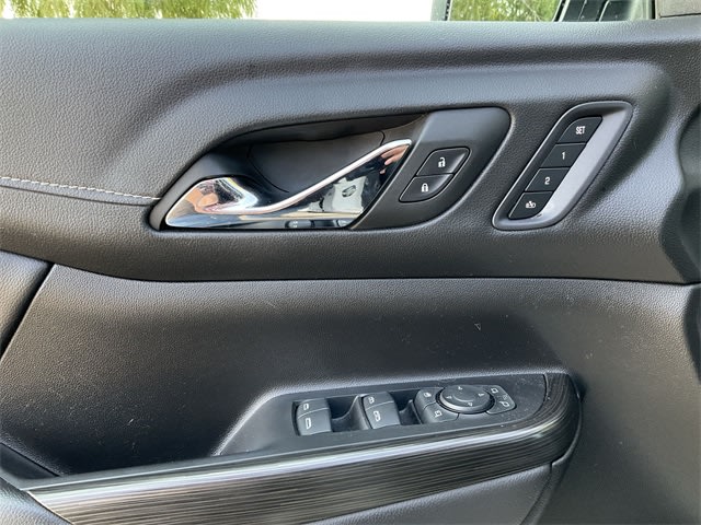 Thumbnail: 2023 GMC Acadia - 22