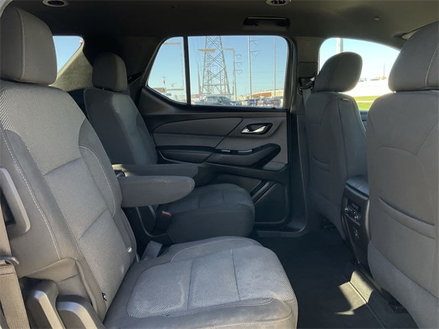 Thumbnail: 2023 Chevrolet Traverse - 24