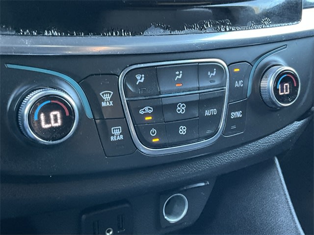 Thumbnail: 2023 Chevrolet Traverse - 26