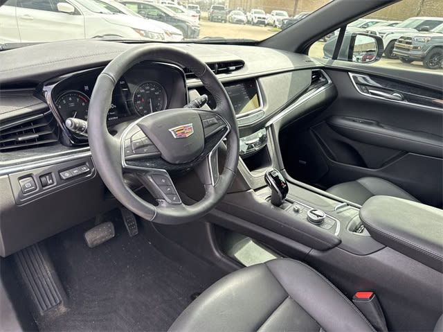 2022 Cadillac XT5 Premium Luxury 2