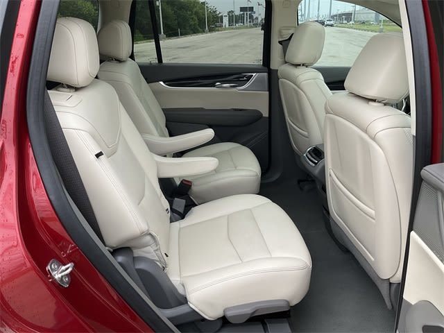 Thumbnail: 2021 Cadillac XT6 - 26