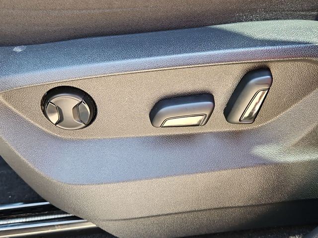 Thumbnail: 2021 Volkswagen Atlas - 24