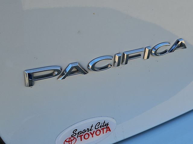 Thumbnail: 2023 Chrysler Pacifica - 7
