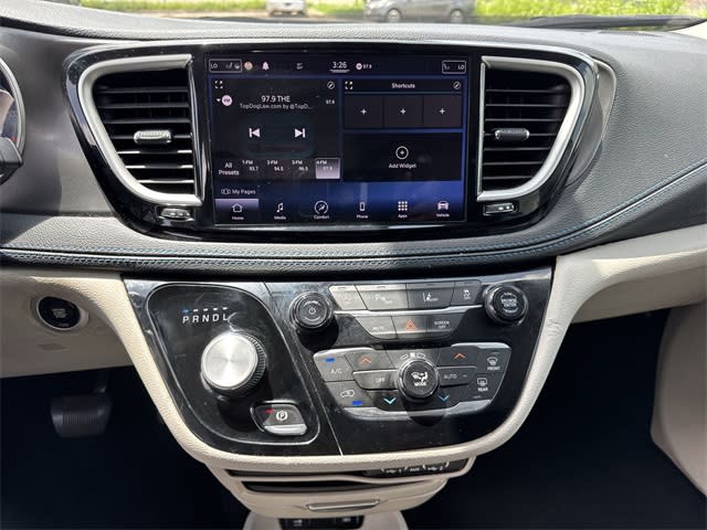 Thumbnail: 2021 Chrysler Pacifica - 14