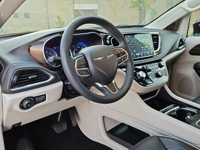 Thumbnail: 2024 Chrysler Pacifica - 2