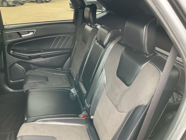 Thumbnail: 2019 Ford Edge - 25