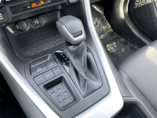 Thumbnail: 2025 Toyota RAV4 - 12