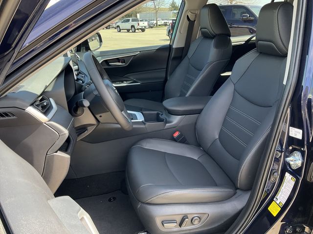 Thumbnail: 2025 Toyota RAV4 - 10