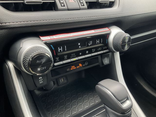 Thumbnail: 2025 Toyota RAV4 - 27