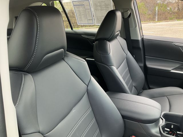 Thumbnail: 2025 Toyota RAV4 - 8