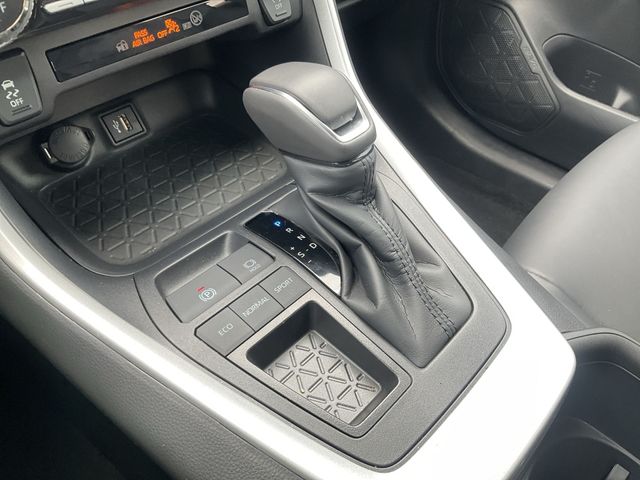 Thumbnail: 2025 Toyota RAV4 - 12