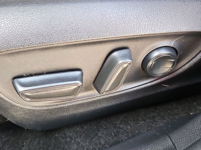 Thumbnail: 2021 Toyota RAV4 - 24