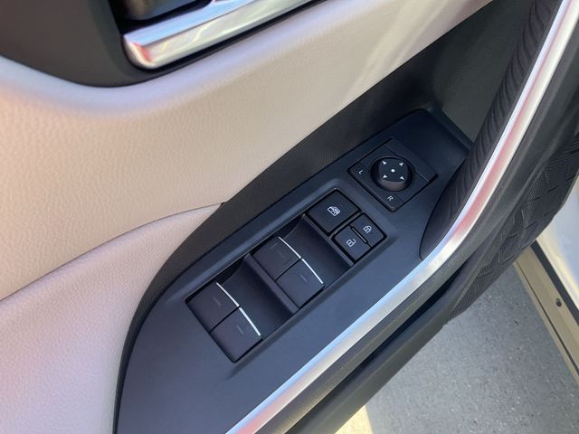 Thumbnail: 2025 Toyota RAV4 - 23