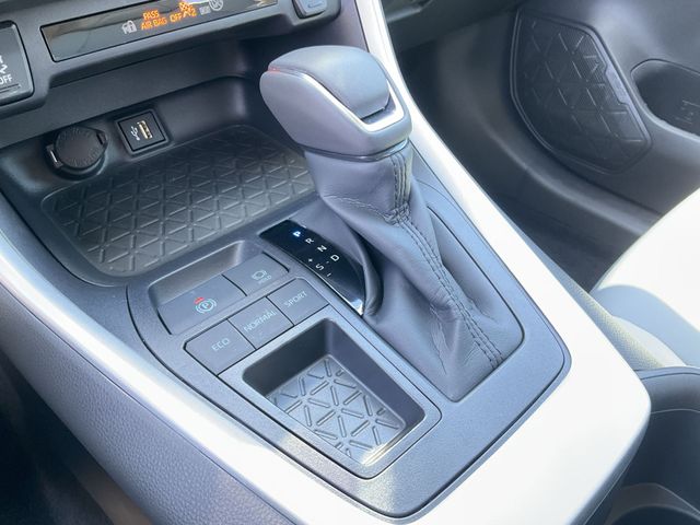 Thumbnail: 2025 Toyota RAV4 - 14