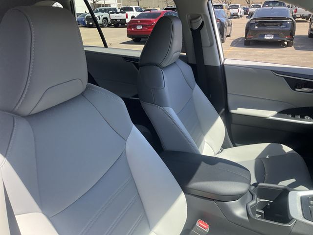 Thumbnail: 2025 Toyota RAV4 - 10