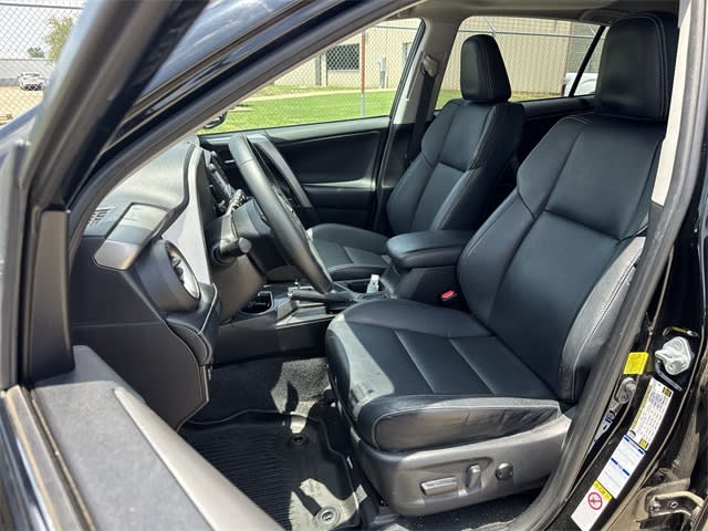2017 Toyota RAV4 Limited 8