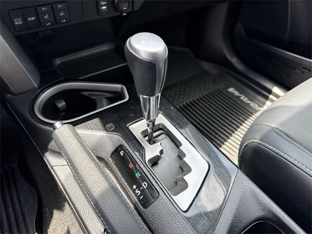 2017 Toyota RAV4 Limited 13