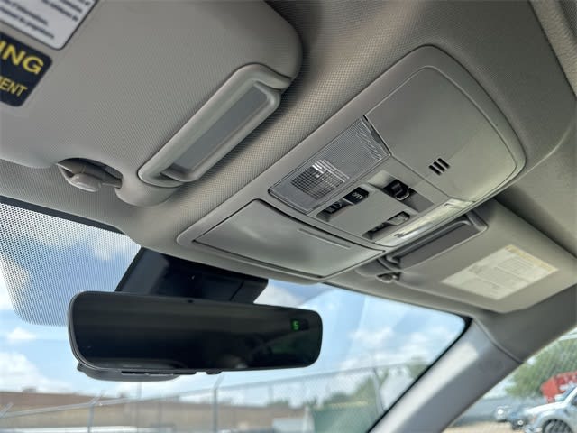 2017 Toyota RAV4 Limited 26