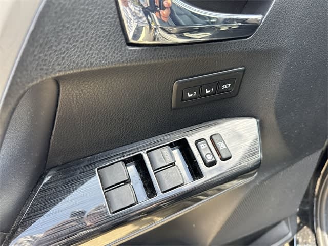 2017 Toyota RAV4 Limited 21