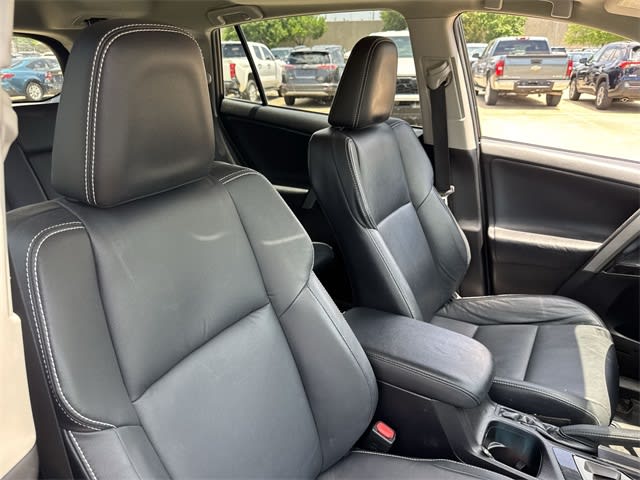 2017 Toyota RAV4 Limited 9