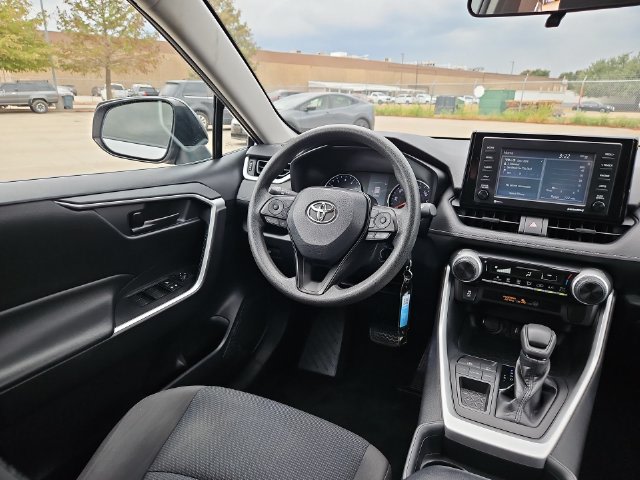 Thumbnail: 2020 Toyota RAV4 - 9