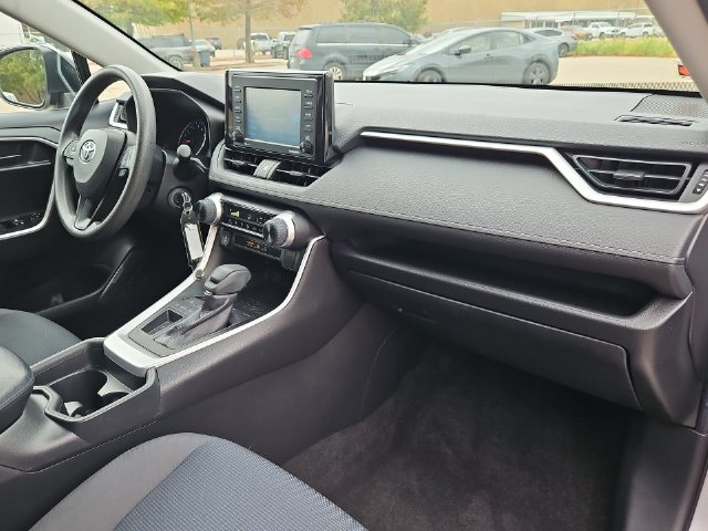 Thumbnail: 2020 Toyota RAV4 - 14