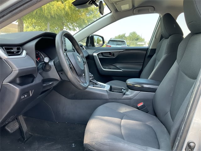 Thumbnail: 2021 Toyota RAV4 - 8