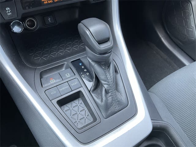 Thumbnail: 2021 Toyota RAV4 - 13