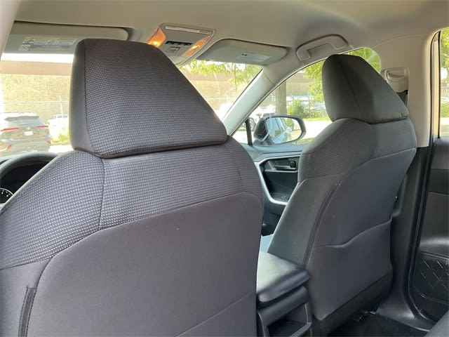 Thumbnail: 2021 Toyota RAV4 - 9