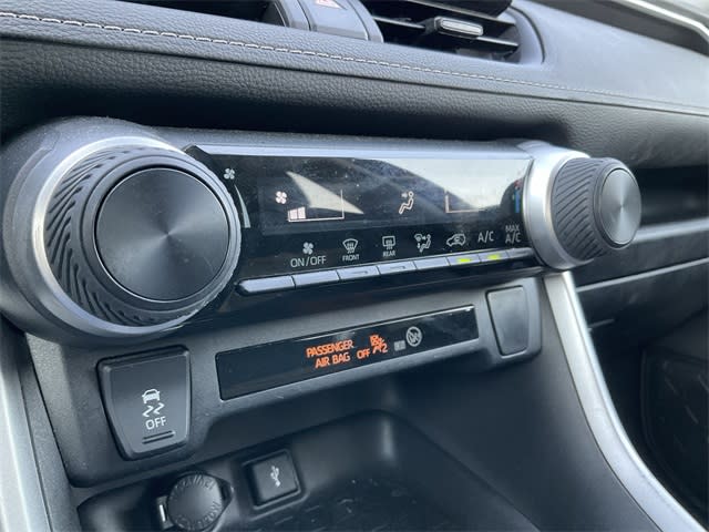 Thumbnail: 2022 Toyota RAV4 - 26