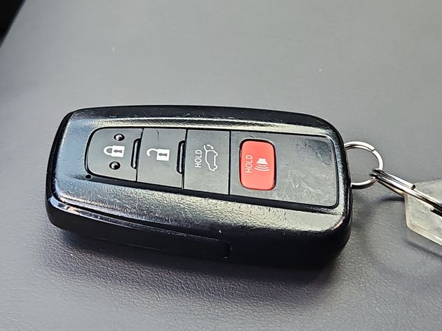 Thumbnail: 2019 Toyota RAV4 - 17