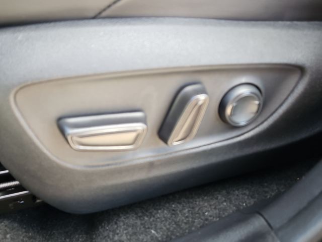 Thumbnail: 2019 Toyota RAV4 - 24